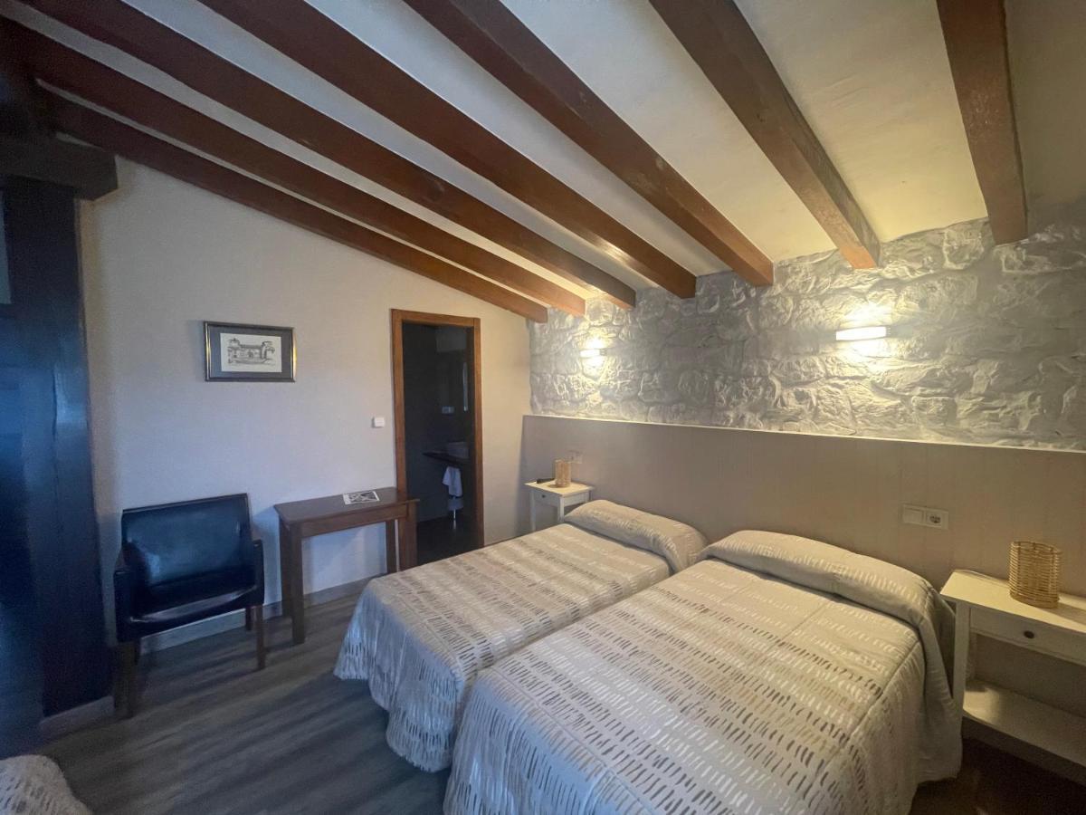 Posada La Solana - Adults Only ซันติยานาเดลมาร์ ภายนอก รูปภาพ